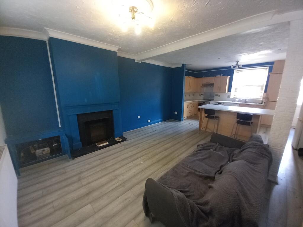 OPEN PLAN LIVING ACCOMMODATION