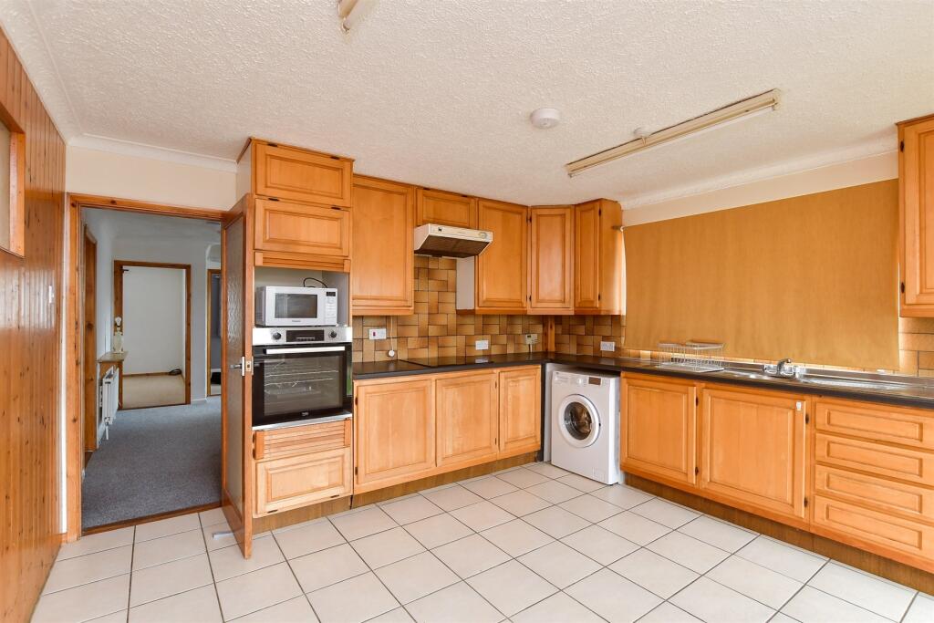 Kitchen/ Breakfast Room