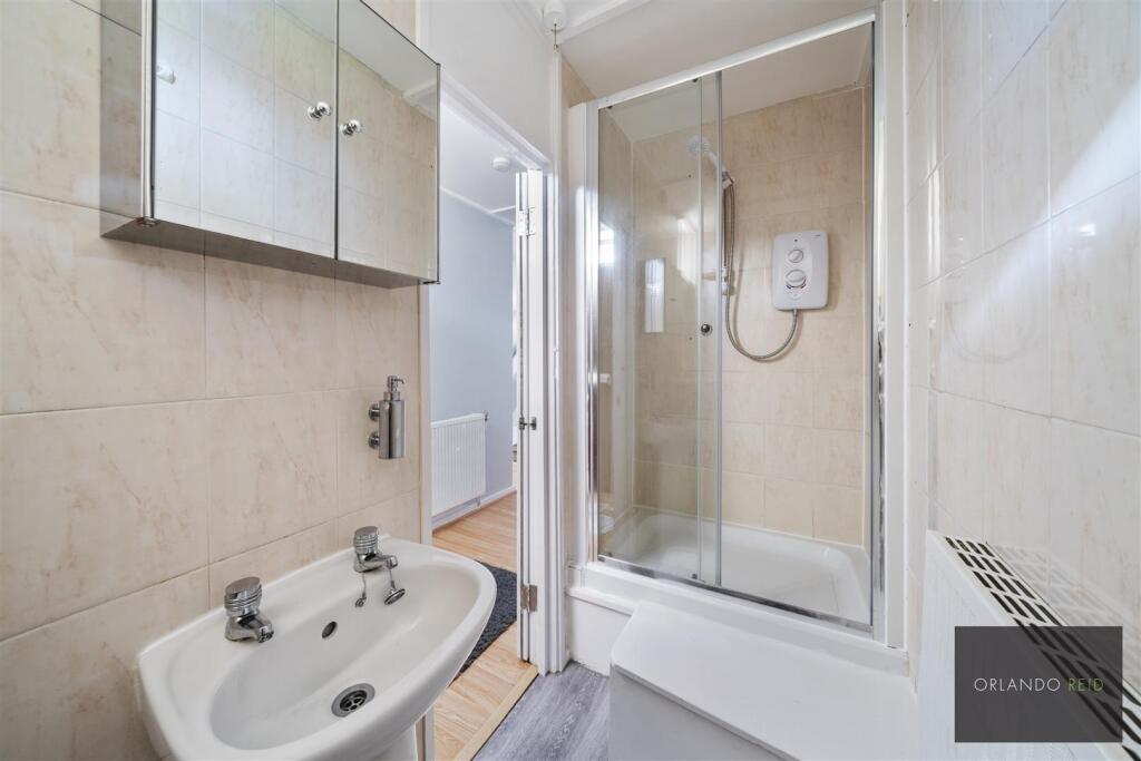 Flat 23, Palm Court SE15 6PB-11.jpg