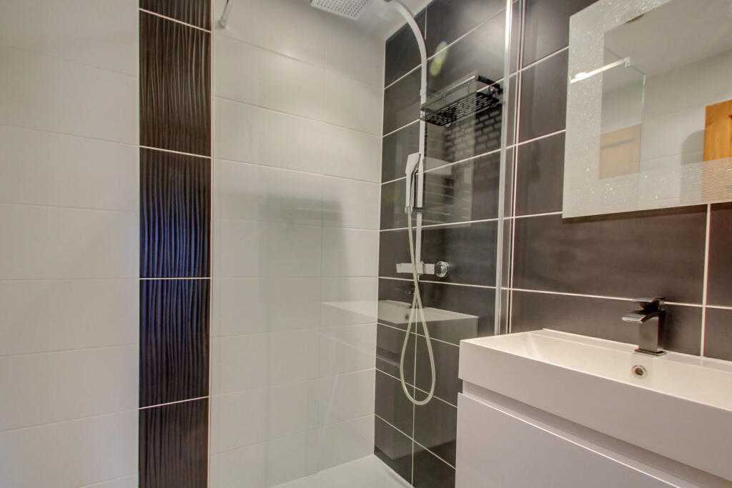 Walk-in shower