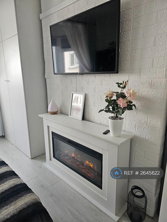 Electric Fire And Smart Tv 