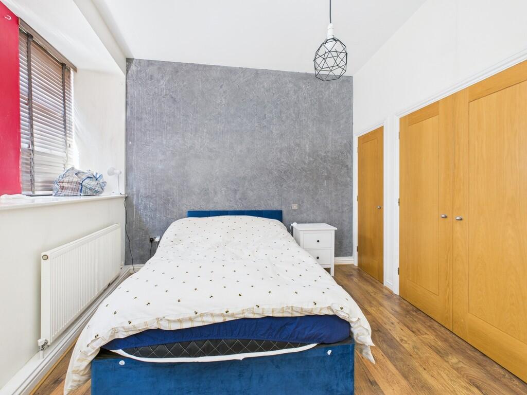 CAM03974G0-PR0198...