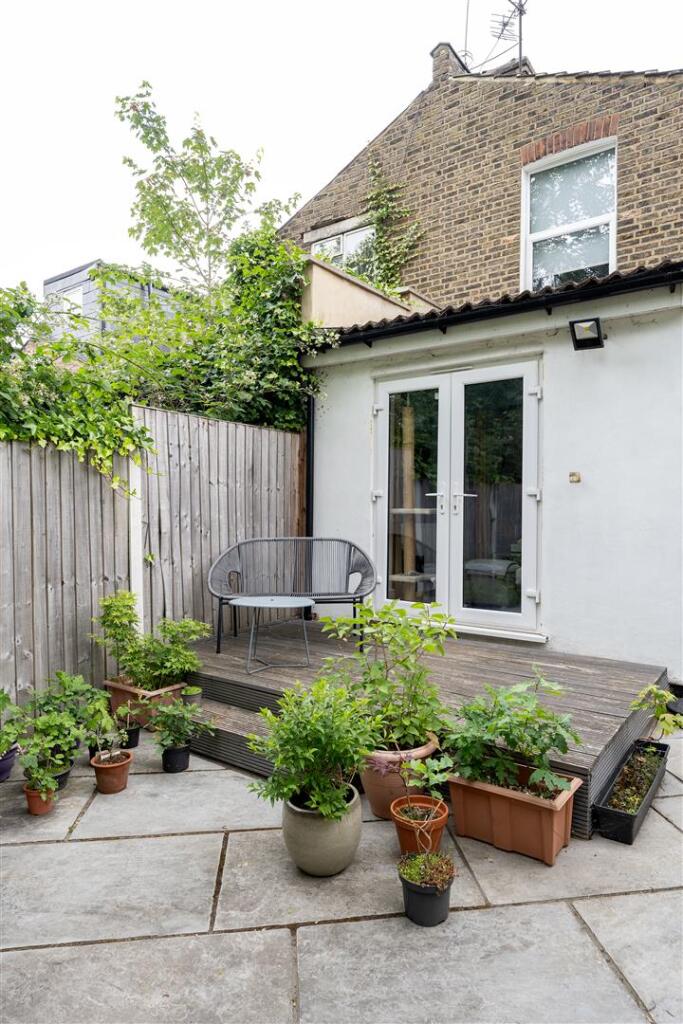 Spruce Hills Road, E17