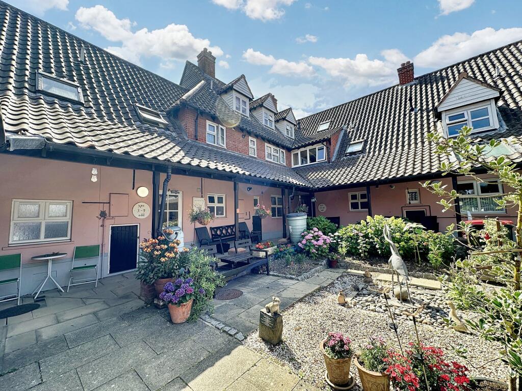 Communal Courtyard Garden
