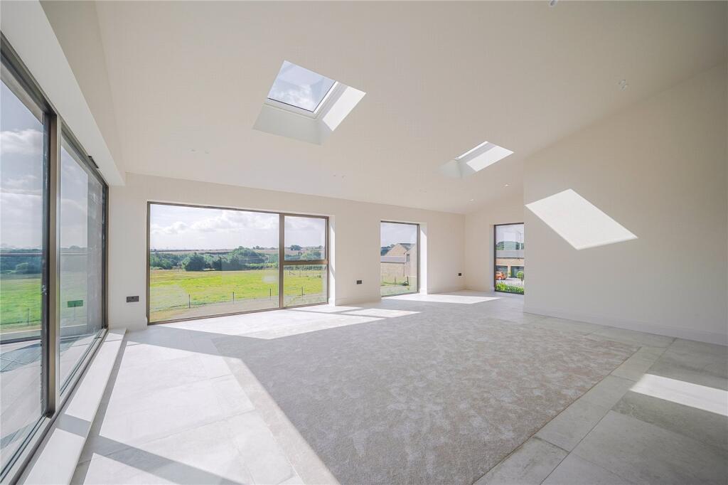 Sitting/Dining Room