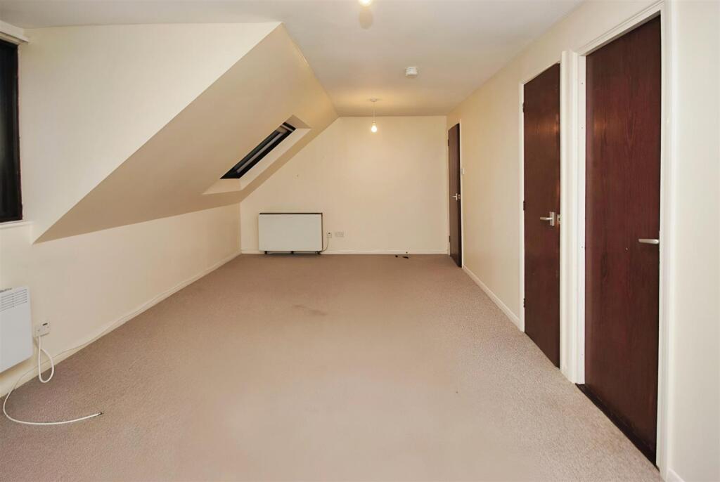 Living/bedroom area