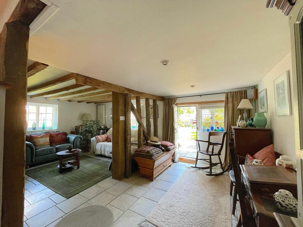 Living Room (2)