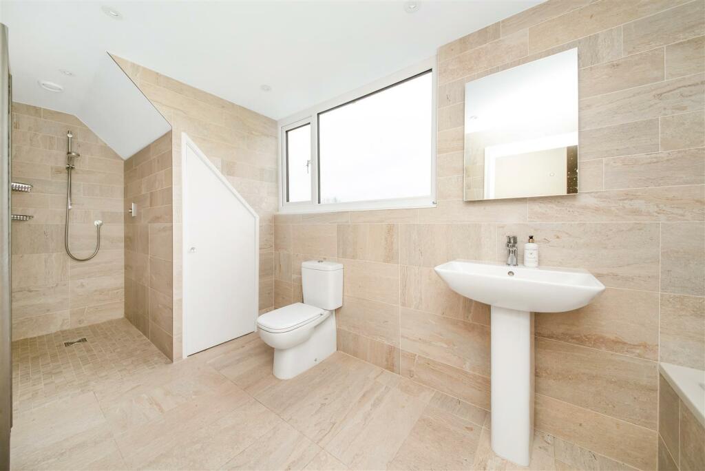 HOUSE BATHROOM