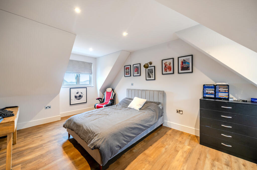 1383343-4-692dcca...