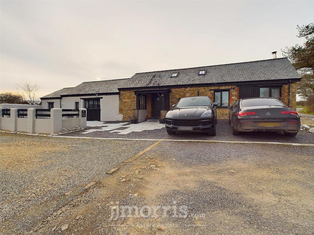 CAM02121G0-PR0123-STILL024.jpg