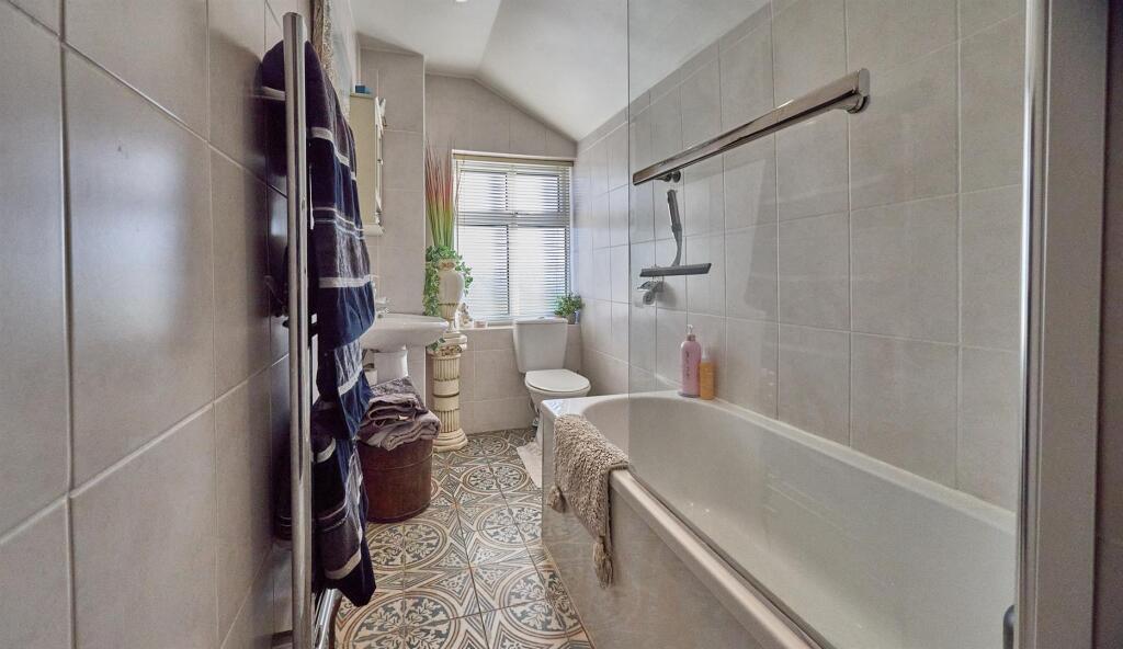 REAR REFITTED BATHROOM