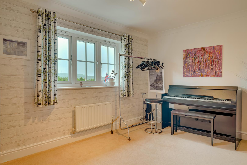 43 Meadow Ln, Newmarket--46.png