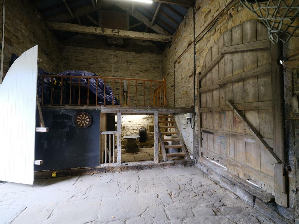 BARN