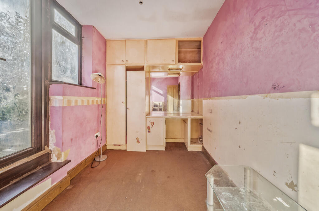 1319715-15-686d66...