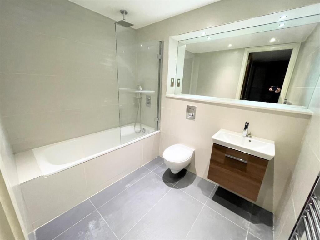 BATHROOM 1.jpg