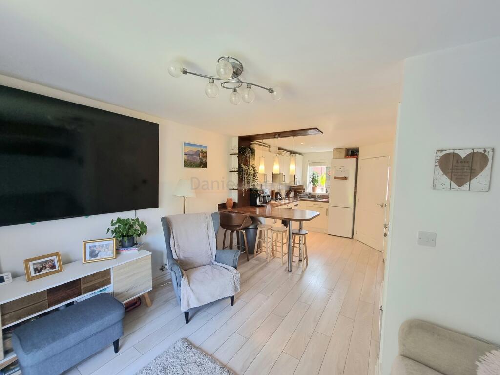 Open Plan Kitchen / Lounge