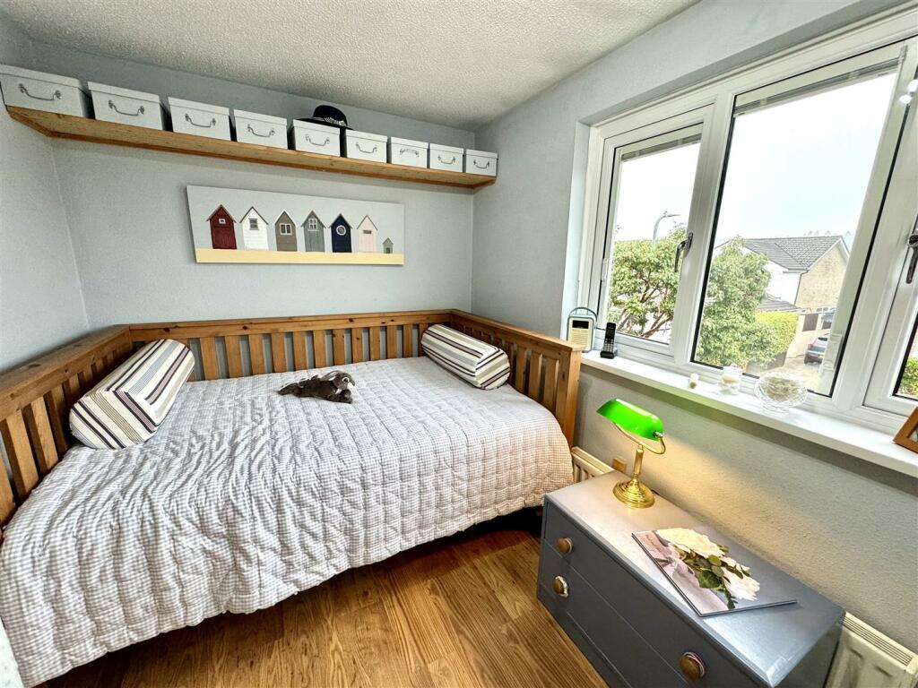 BEDROOM 2
