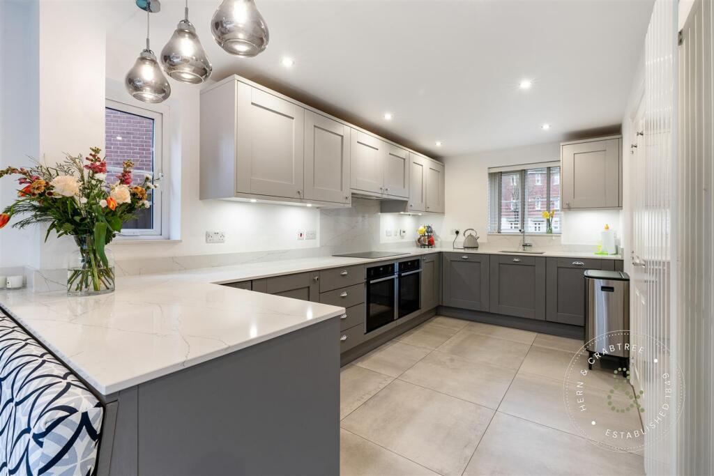 Ffordd Nowell, Hern Crabtree (1).jpg