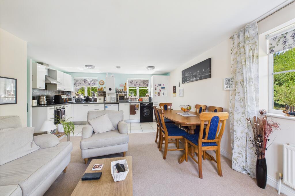 CAM05454G0-PR0020-STILL003