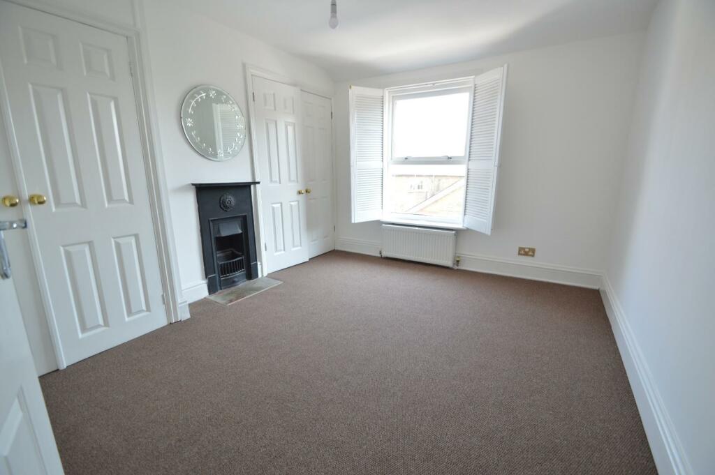 27a Head Street bedroom one.JPG