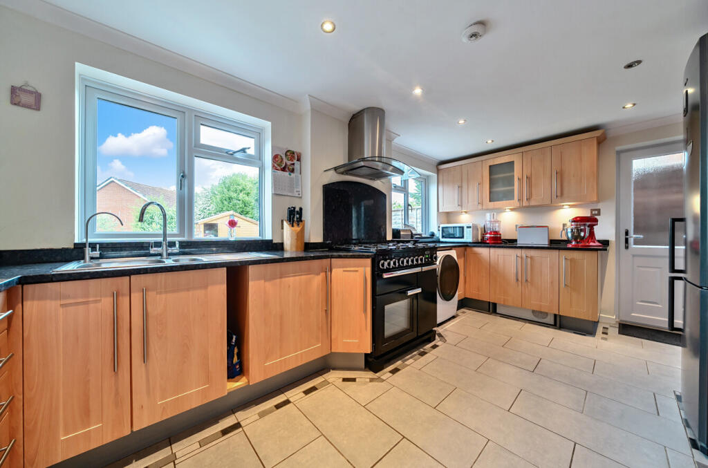 1294455-6-68358c4...