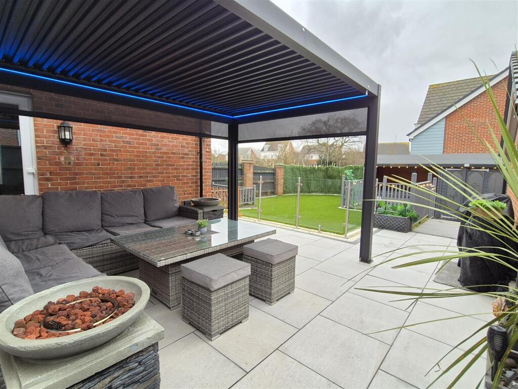 Private Landscaped Rear Garden