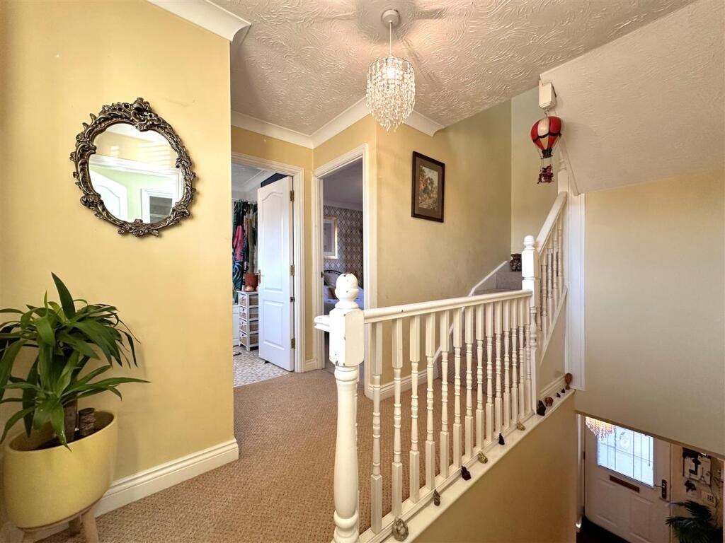 First Floor Landing 354