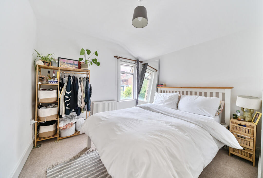 1301353-15-683978...