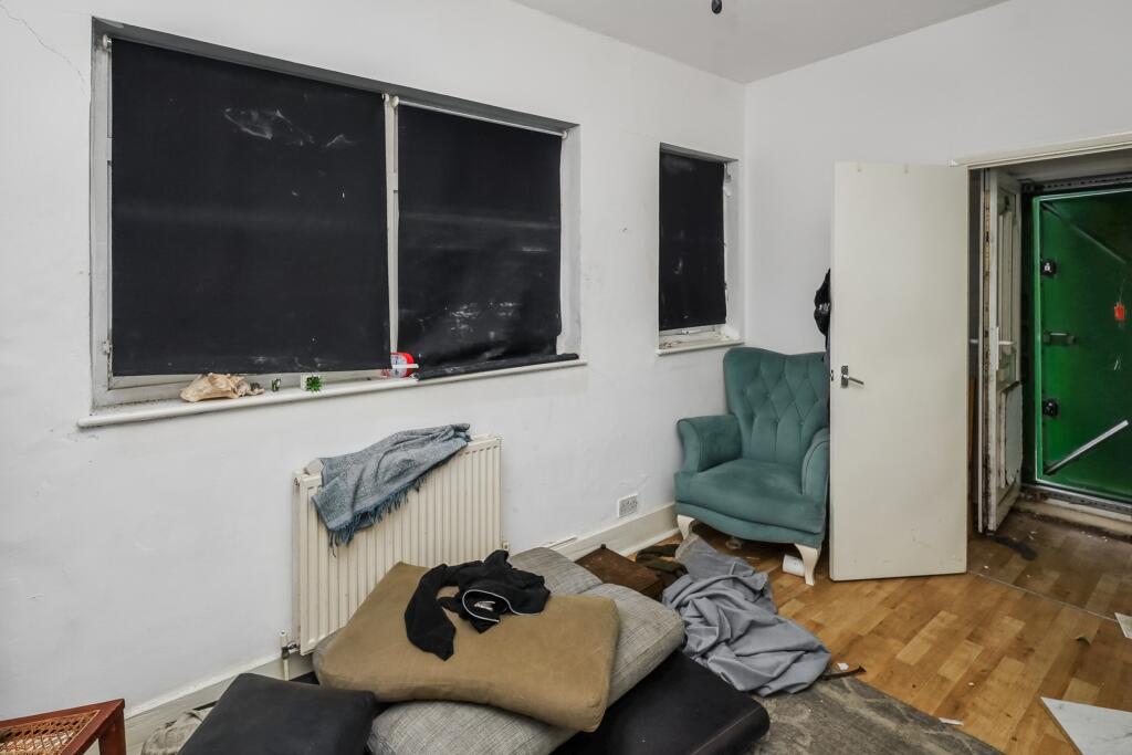 69 Town Road London, N9 0SJ