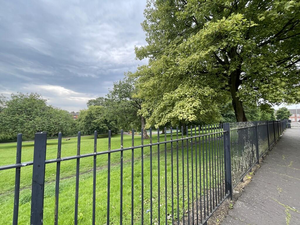 iPhone-2025.06.12...