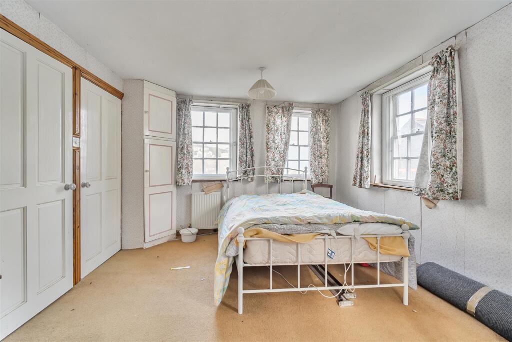 Rose Cottage BEDROOM.jpg