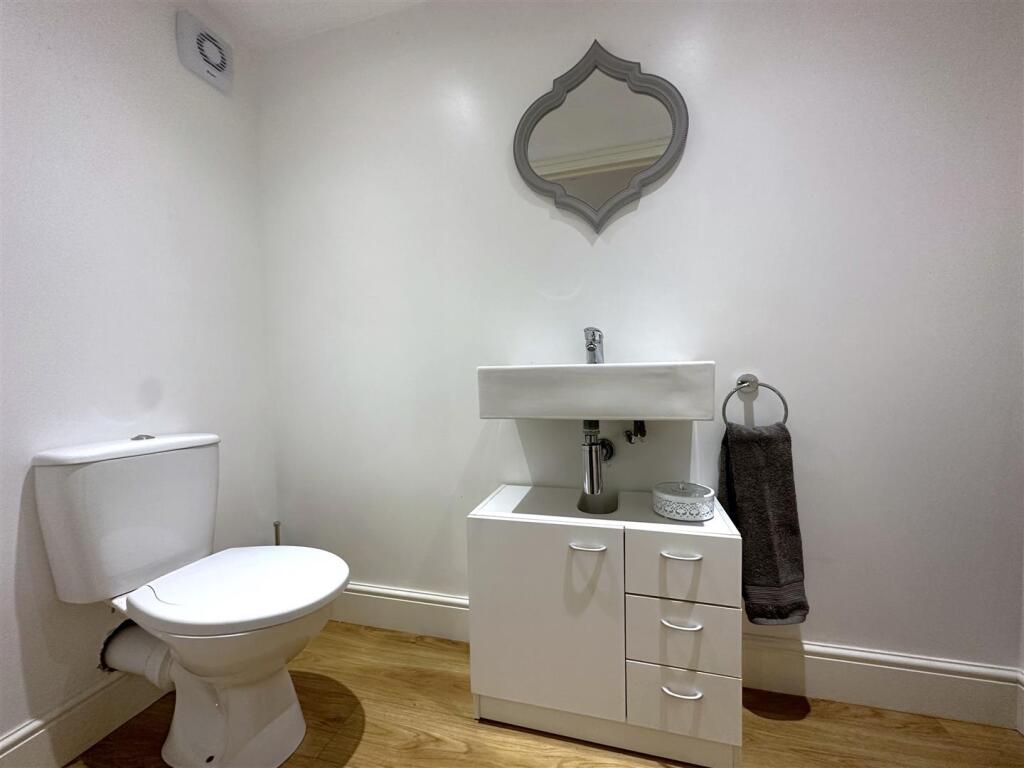 Ground Floor W.C 415.