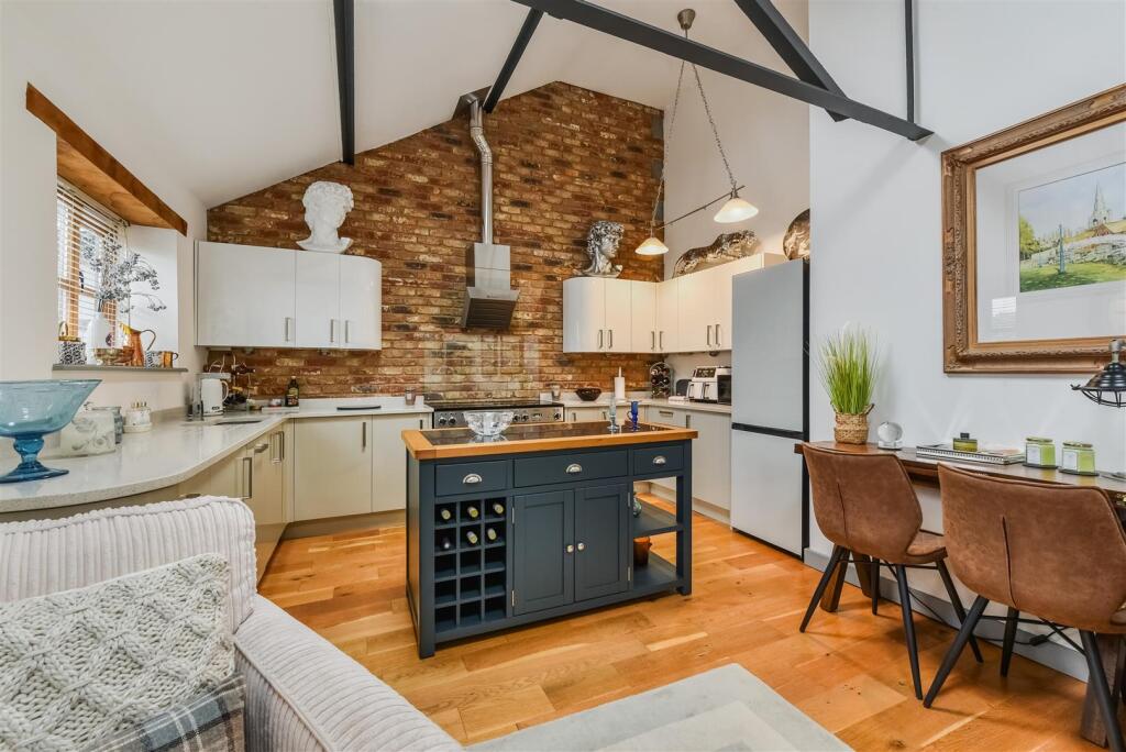 Sitting/Diner/Family Room