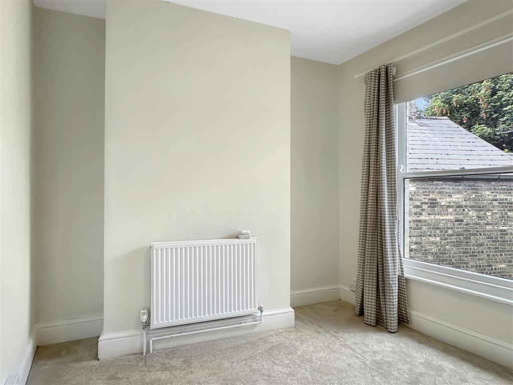 Bedroom 2 (2)