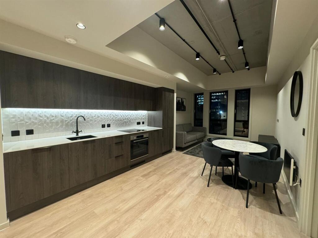 Kitchen area.jpeg