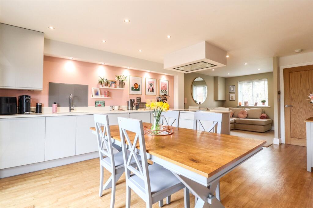 Kitchen/ Family Room