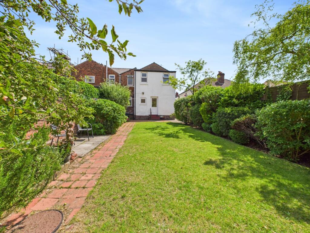 CAM02386G0-PR0133-STILL021