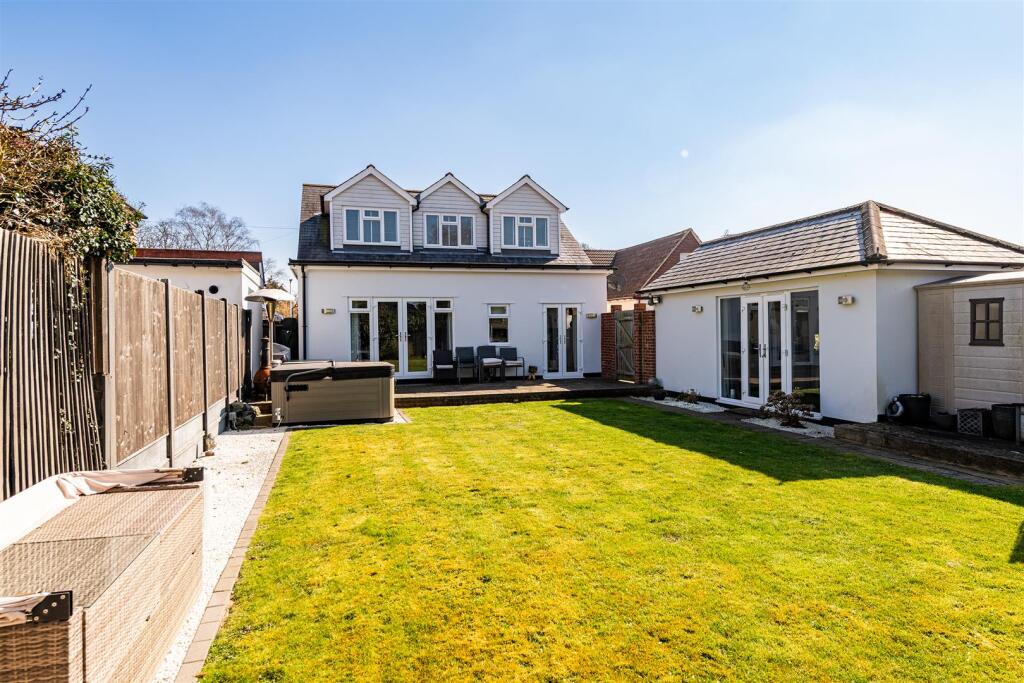 21 Springvale garden4.jpg