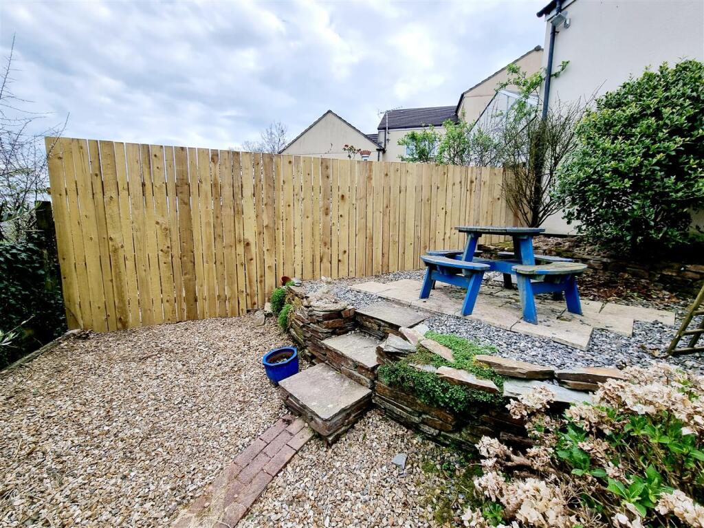 Corner seating area.jpg