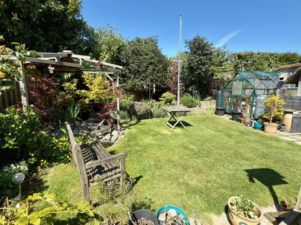 GARDEN REAR.jpg