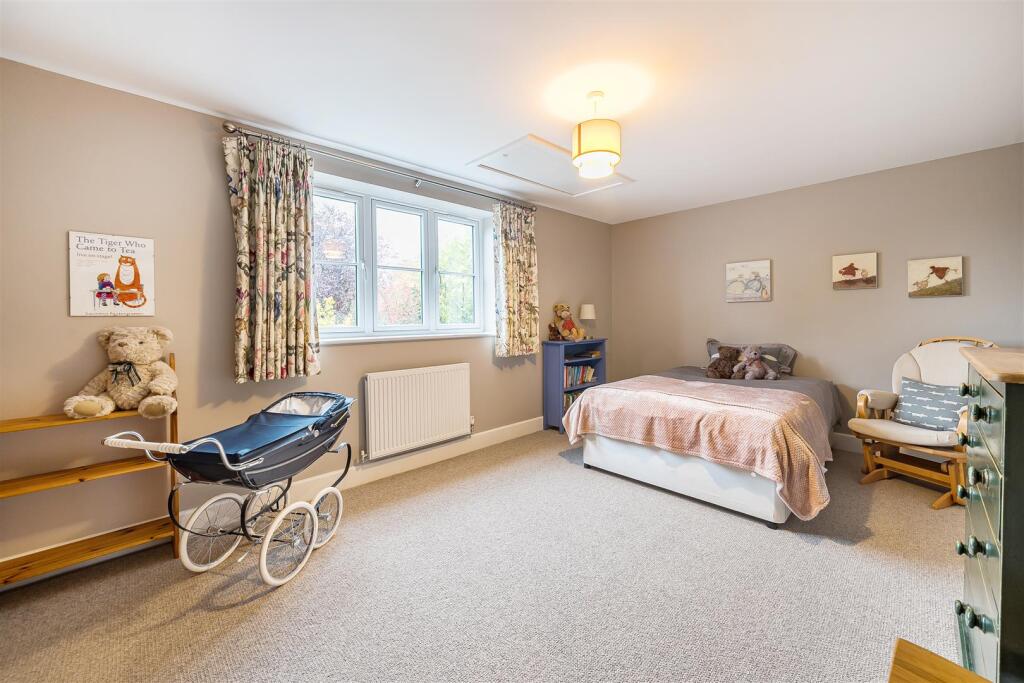 15a Brackley Road, Silverstone (29).jpg