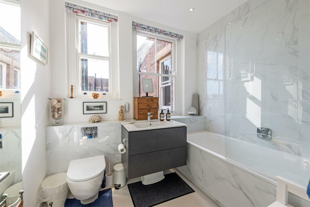 44 Riverview Gdns Bath 1.jpg