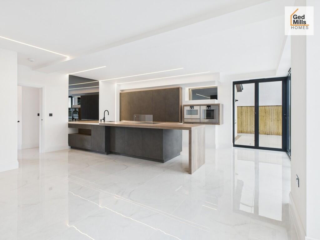 KITCHEN DINING AR...