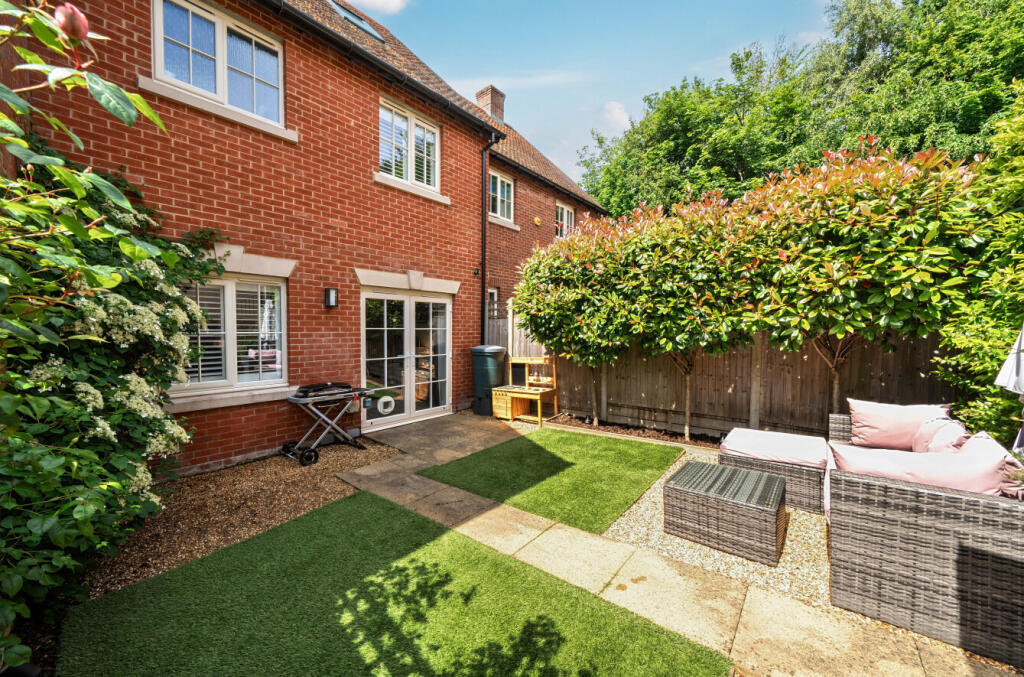 1300081-15-68372a...