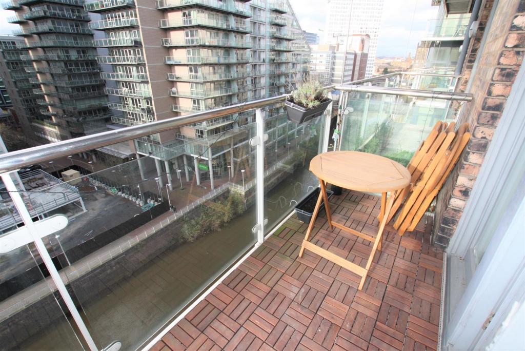 Balcony1.jpg