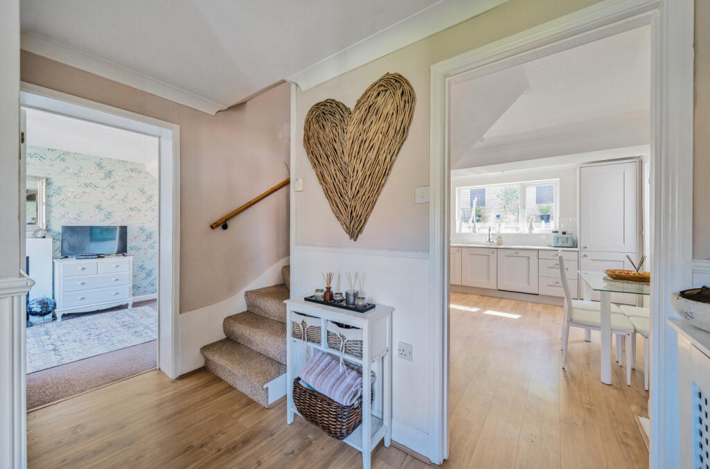 22-681e28ba8db8c-...