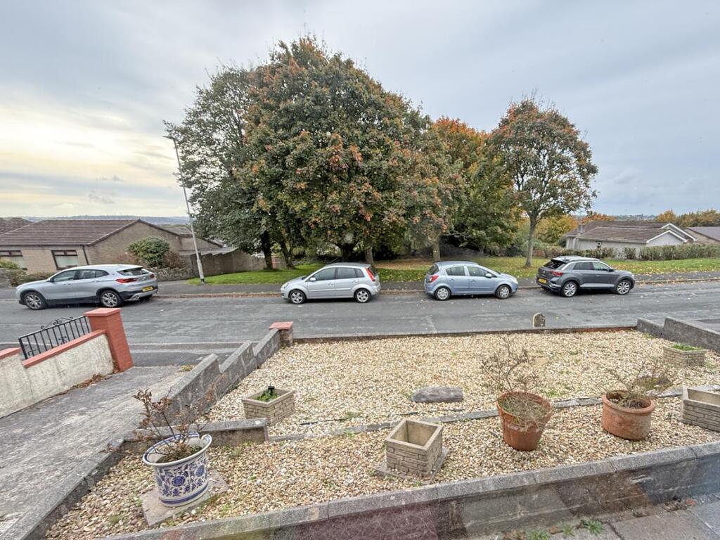 Combley Drive 9 - Front Outlook.jpg