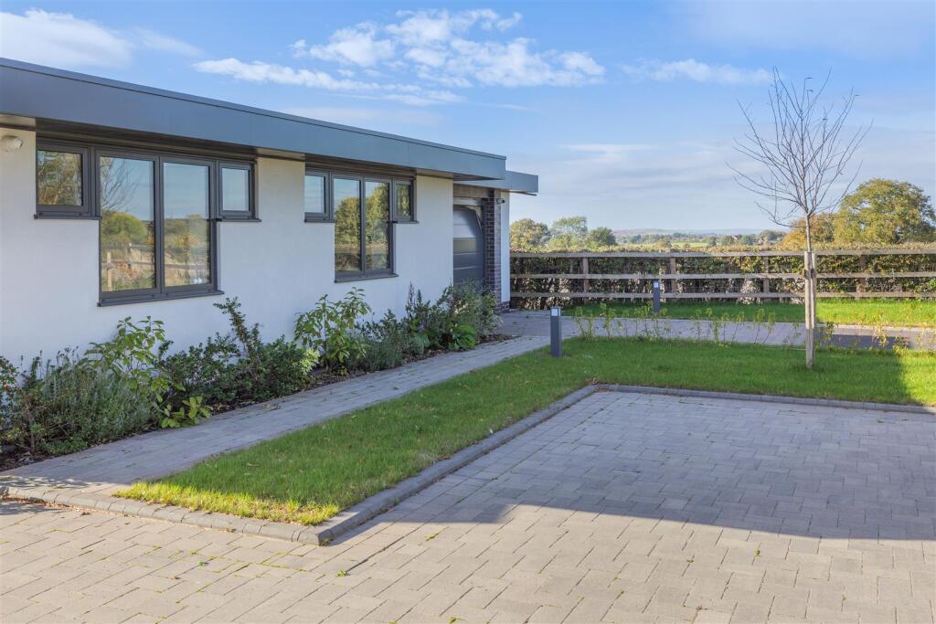 8666547-exterior17.jpg