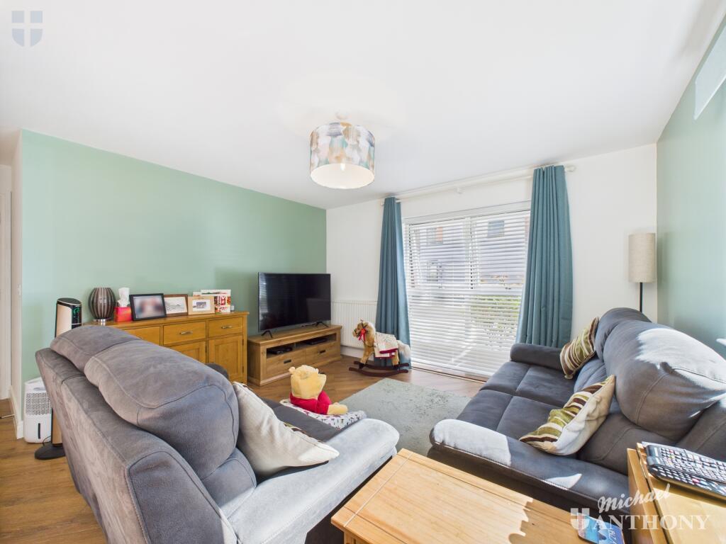 CAM03218G0-PR0715-STILL009