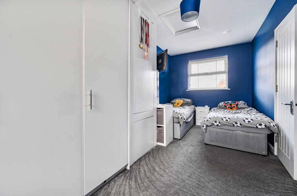 1356153-12-68d3ee...